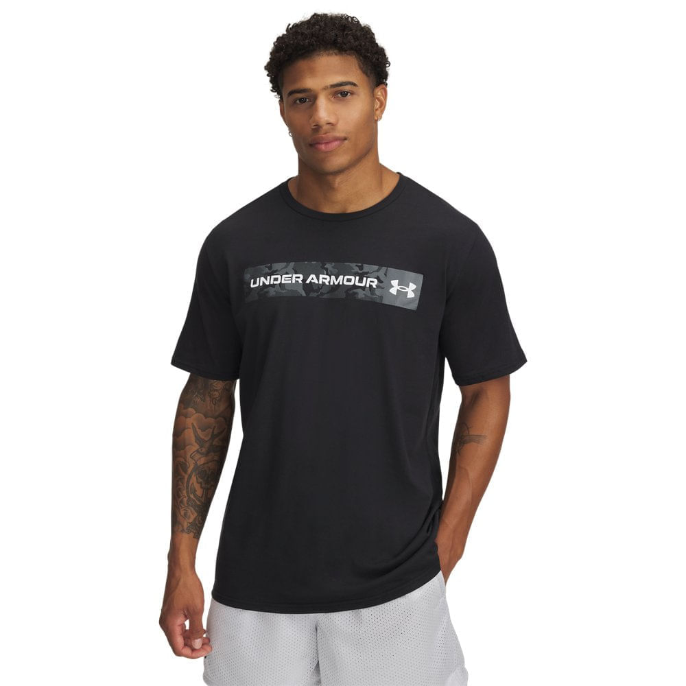 Camiseta de Treino Under Armour Camo Chest Stripe Masculina - M Preto